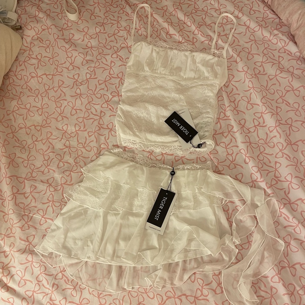 Tiger Mist White Ruffle Skirt Set - Picture 3 of 15
